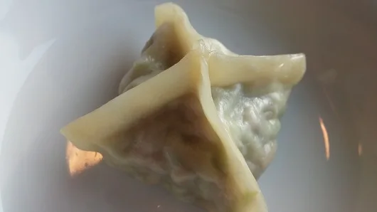 네 귀를 모아 정사각형으로 빚은 개성 편수