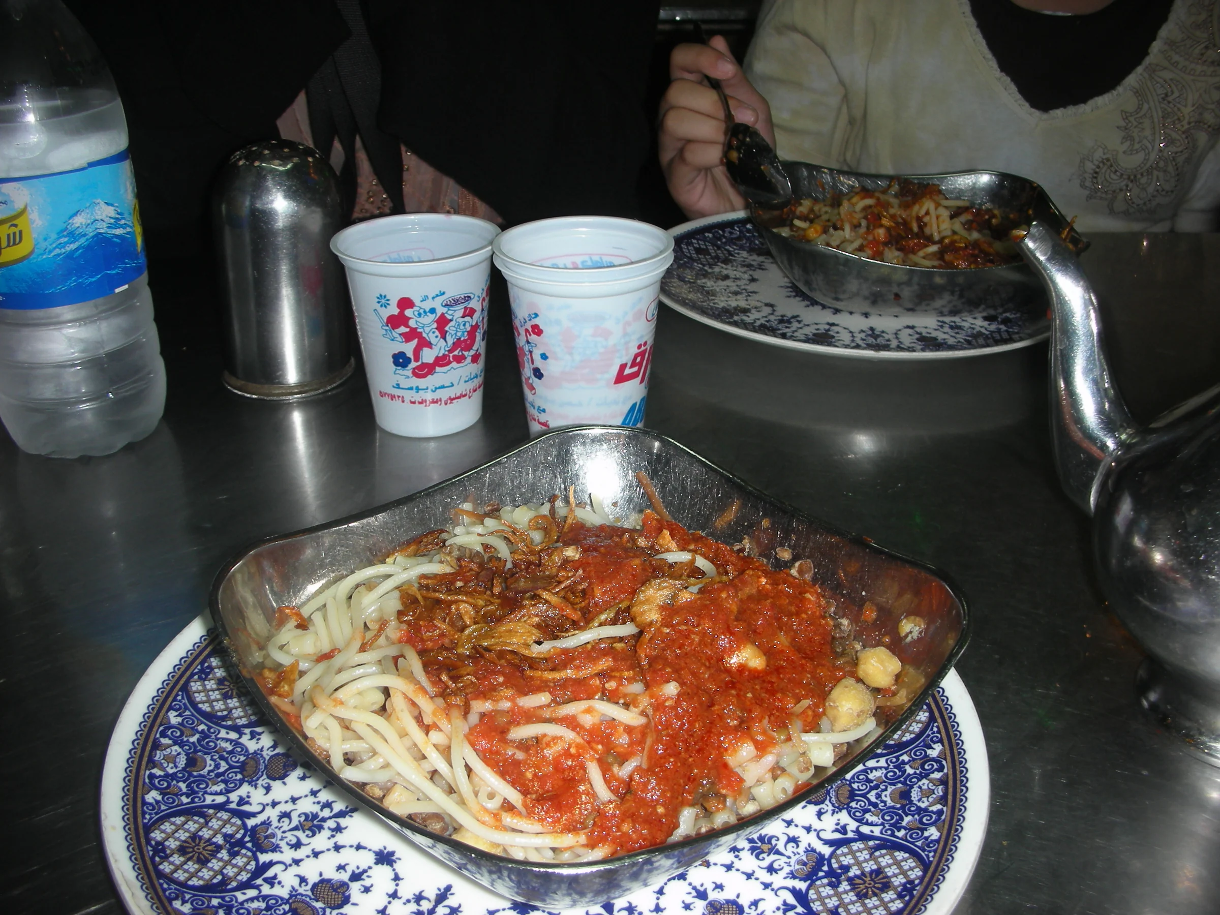 카이로 아부 타레크 식당에서 낸 코샤리