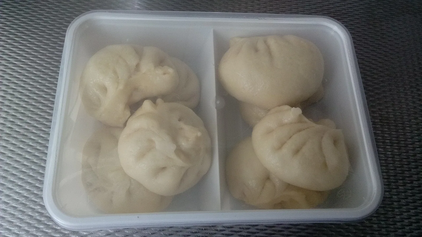 반으로 가른 고기 바오쯔