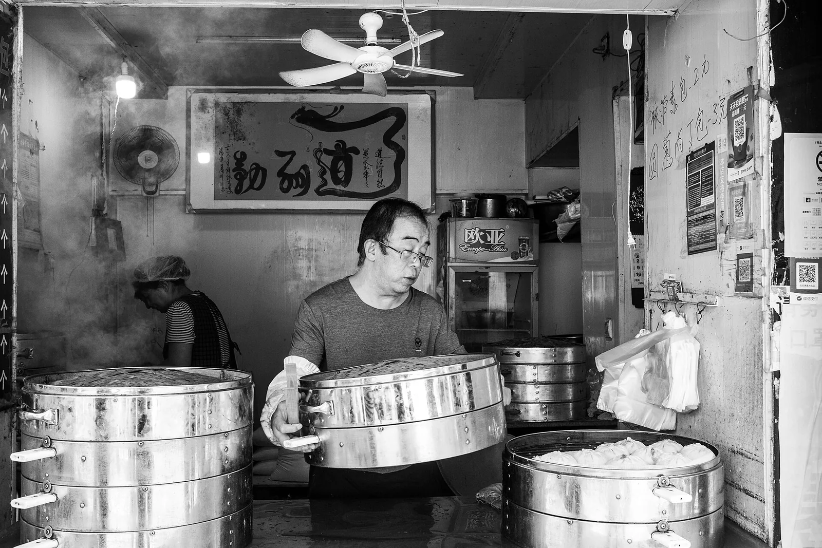 시장 찜통에 쌓인 바오쯔