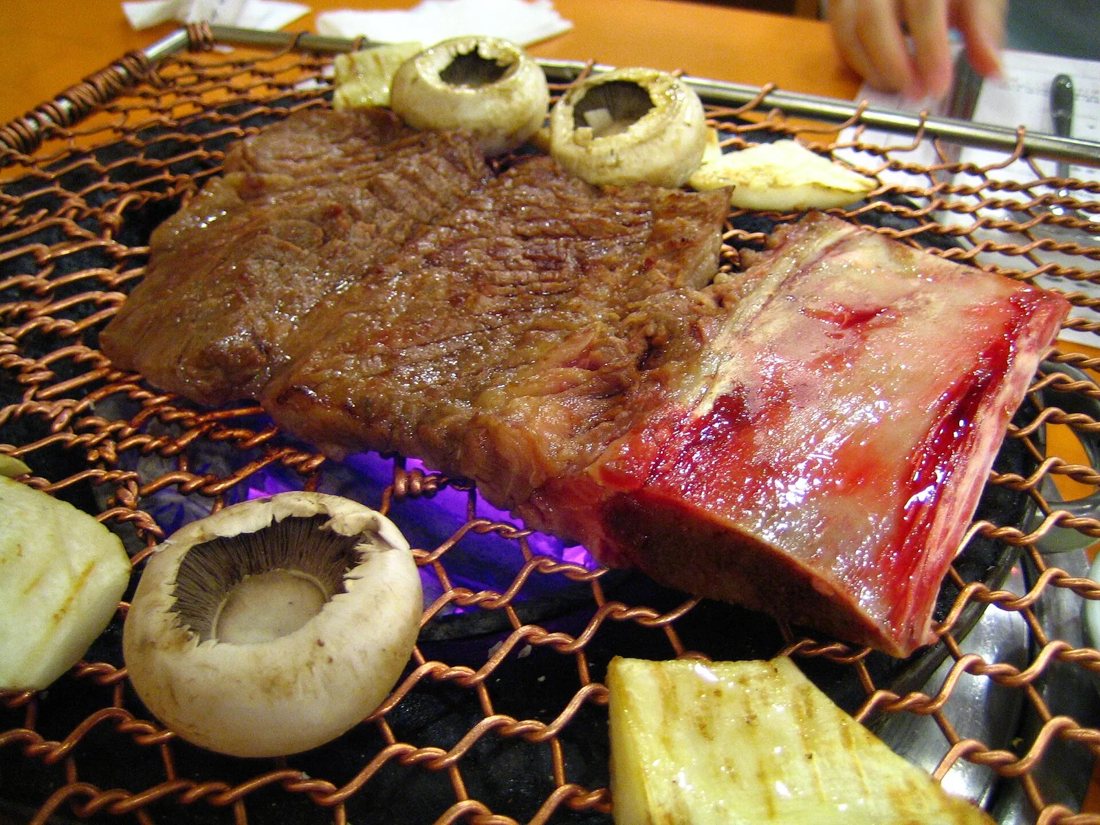 석쇠 위 돼지갈비